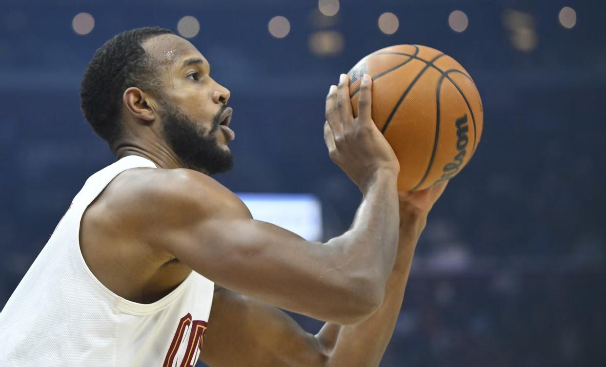 od体育投注-包含爵士凭借米切尔的出色表现，击败国王的词条