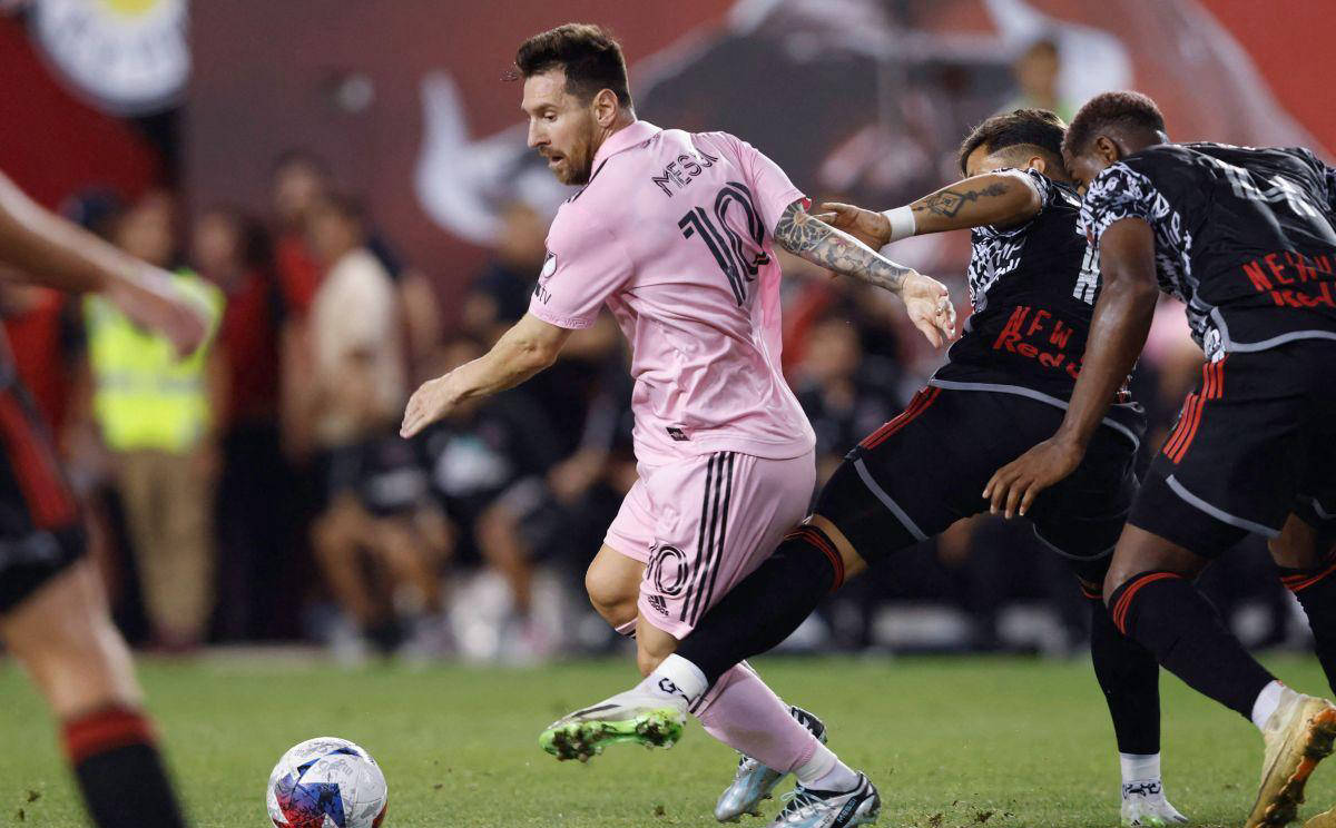 od体育官网入口-帕尔梅拉斯替补席深度成优势，冲击世俱杯冠军的简单介绍