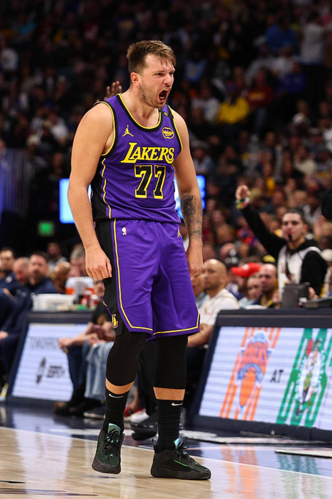 od体育官方入口-关于湖人惨败掘金,未能延续上场胜利势头的信息